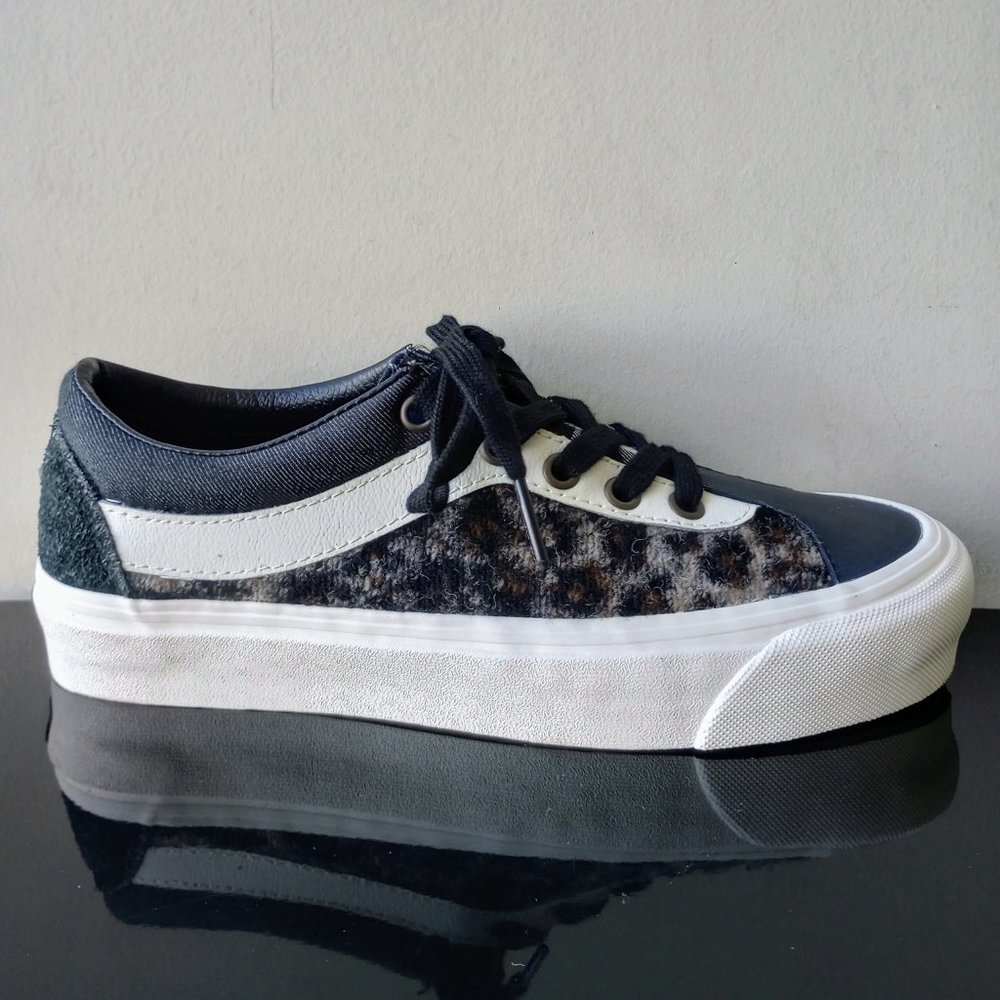 Vans Women's Bold Ni Bender Low Top Sneaker in Awesome Panther / Black